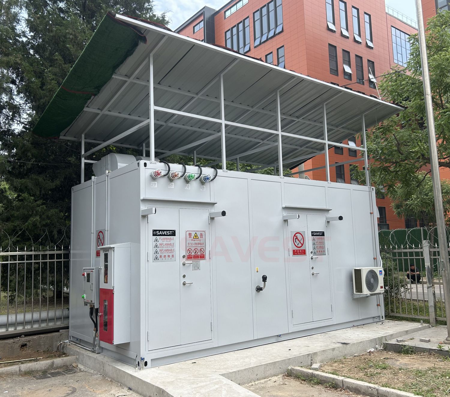 图片 2 室外危废暂存柜