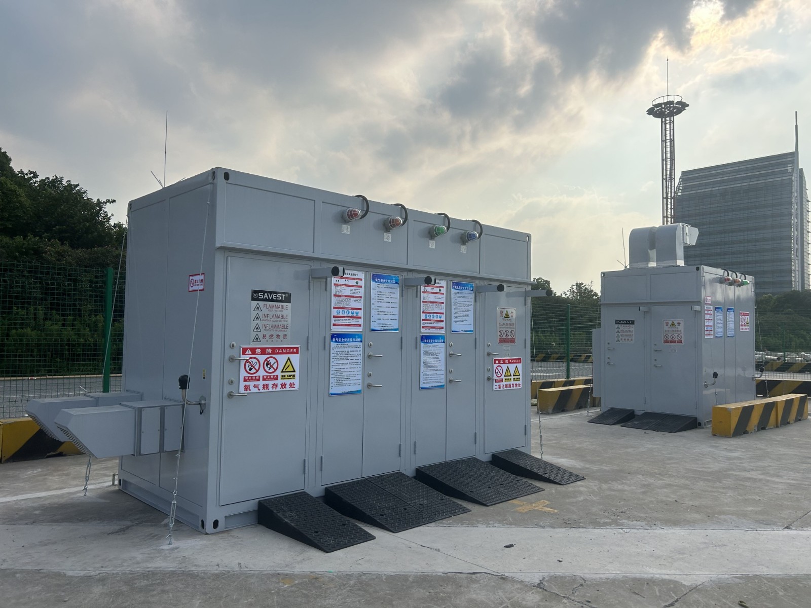 图片 1 室外气瓶暂存柜